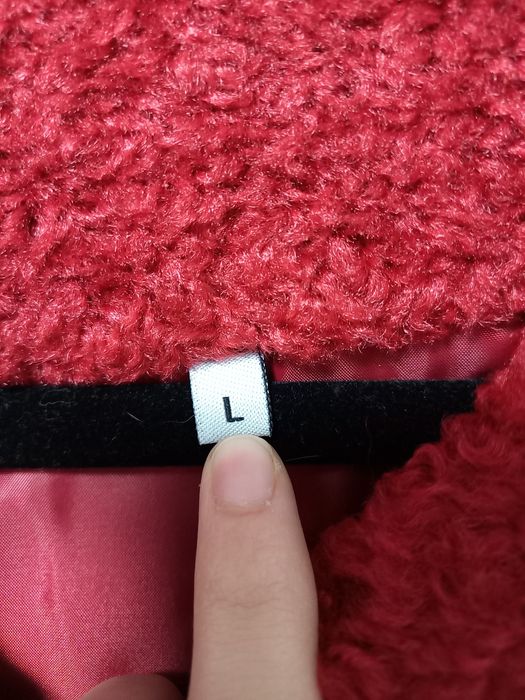 Casaco comprido vermelho