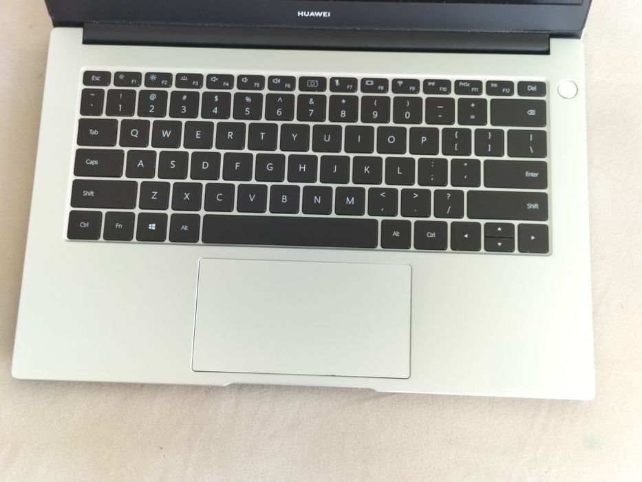 Laptop Huawei D14