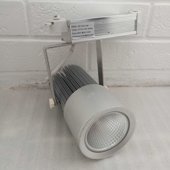 Трековый светодиодный светильник (LED Track Light) б/у . 30w 4000K