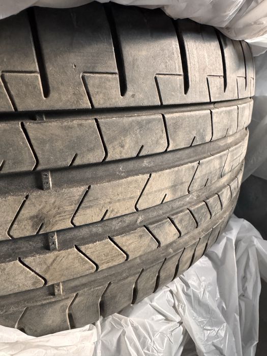 Шини Pirelli PZero 285/35/21-255/40/21 BMW i7