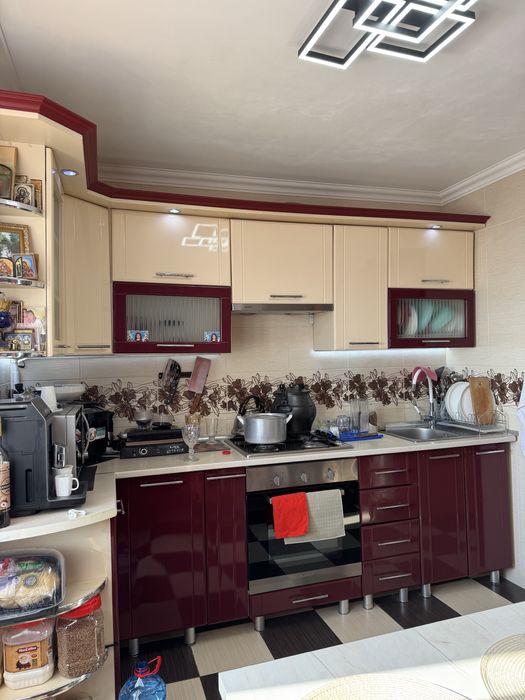 Продам 3-кімнатну квартиру  м-н Жовтневий