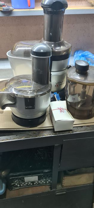 Продам кухонный комбайн