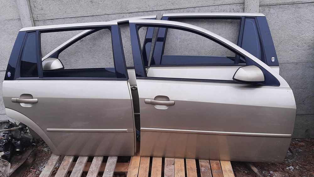 Lak. T0 drzwi prawe lub lewe Ford Mondeo mk3 kombi kompletne lak. TO