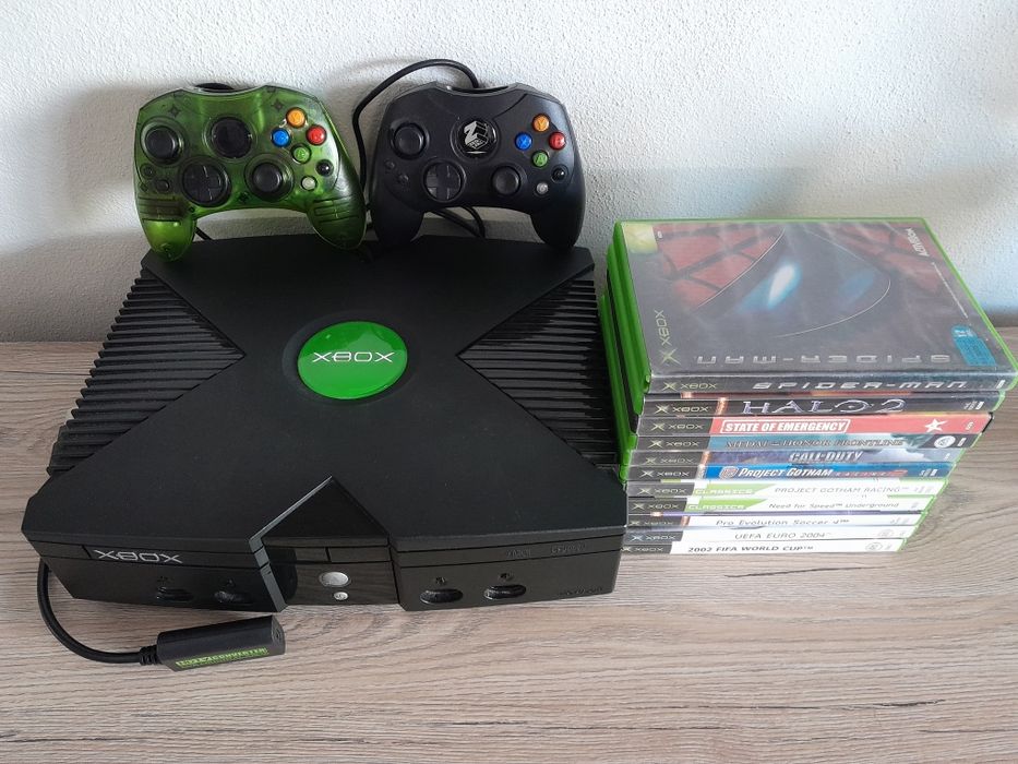 Xbox clássica + 11 jogos incluidos