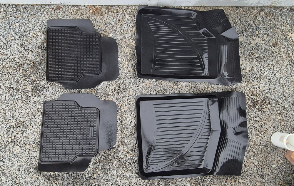 Продам резинові коврики