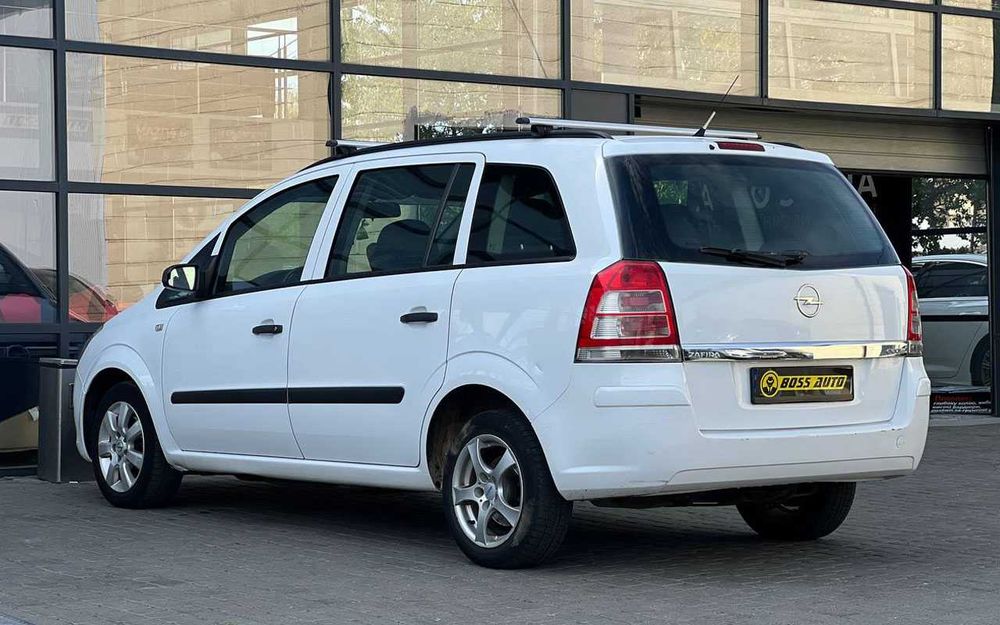 Opel Zafira 2009 року