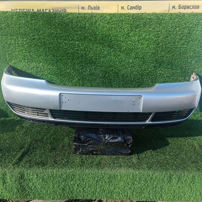 Бампер передній на Audi A4 B5 Ауді A4B5