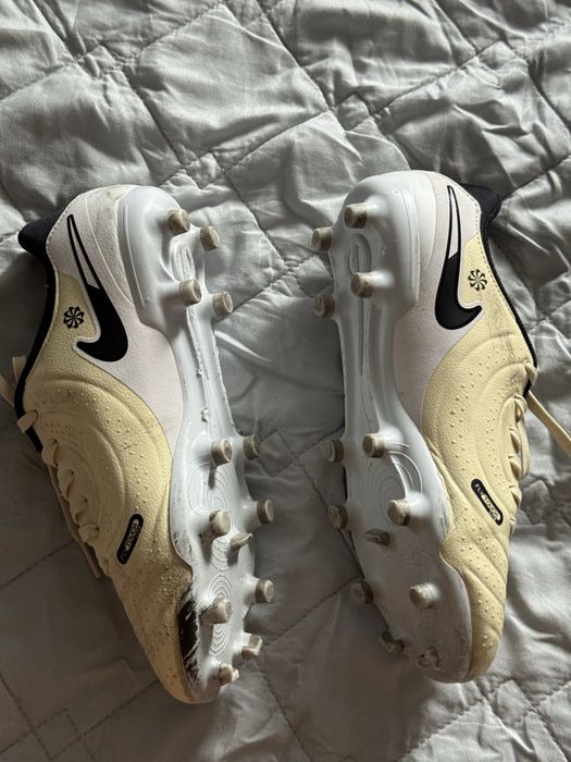 Бутси унісекс Nike Tiempo Legend 10 Club Beige DV4344-700