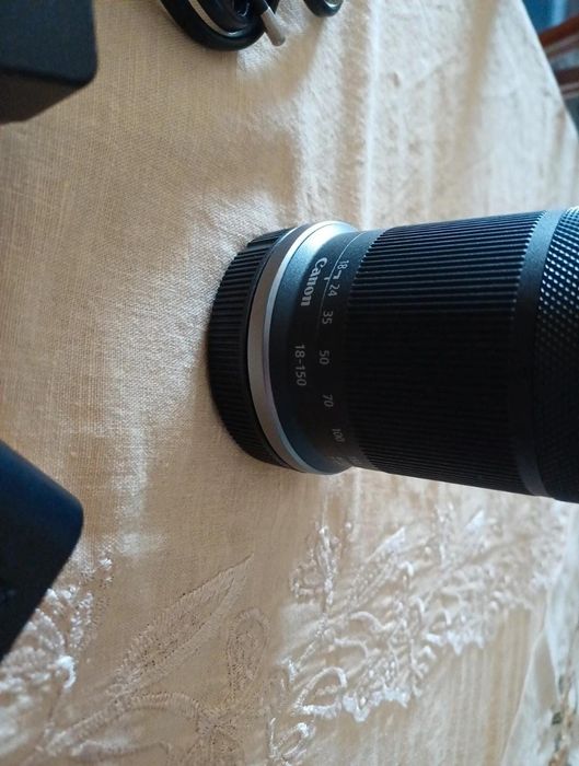 Canon EOS R7 + Lente RF-S 18-150mm