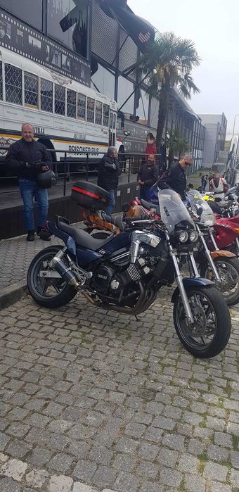 Yamaha FZX 750 - 95cv