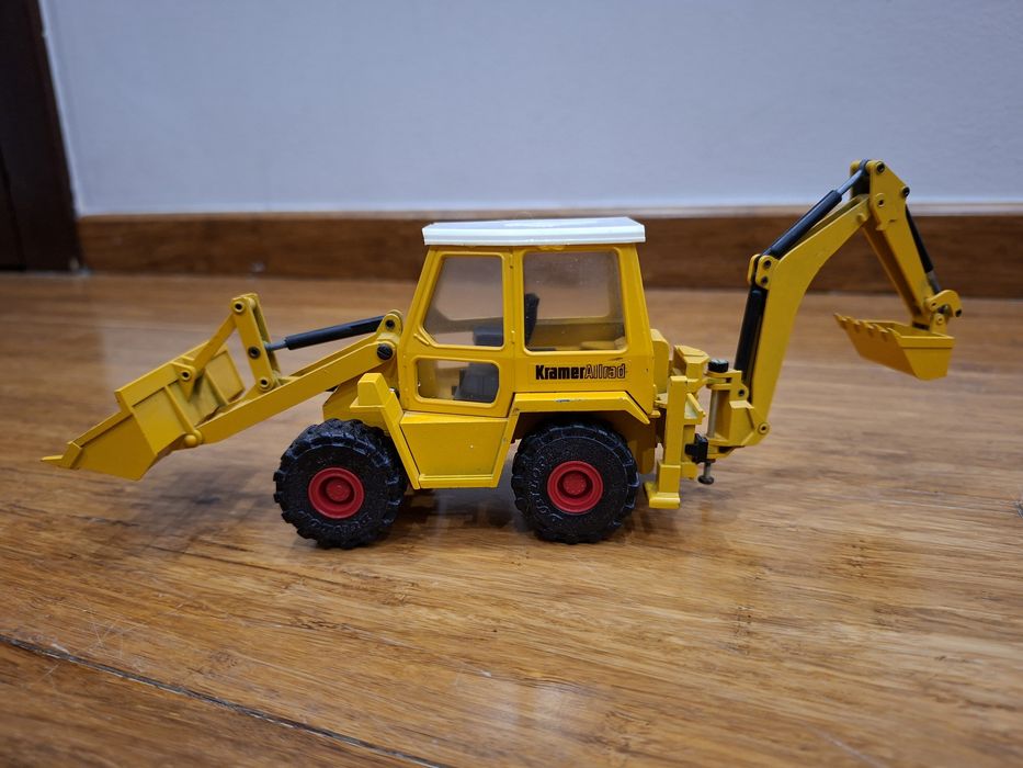 Model Cursor 1280 Kramer Allrad 416/516