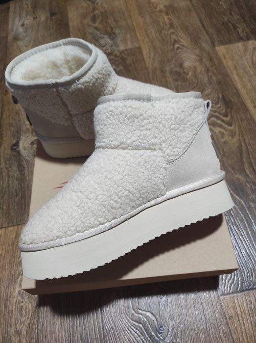 Уггі жіночі (не підійшов розмір)