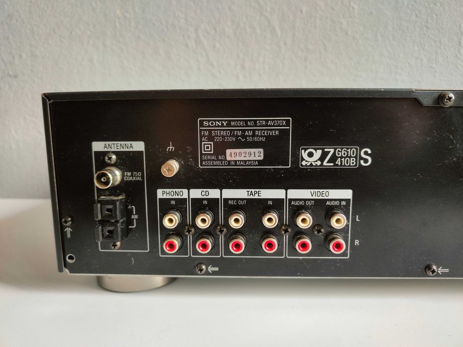 SONY STR-AV370 amplituner