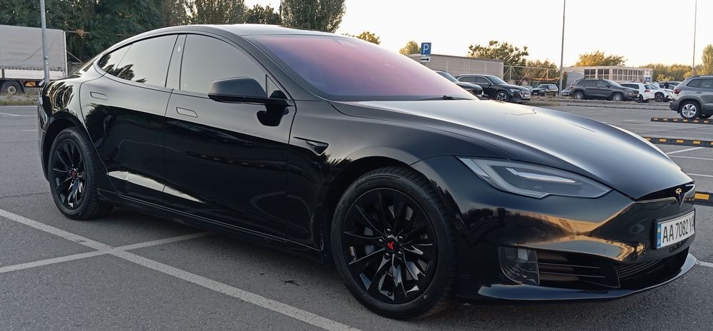 Tesla model S 2017