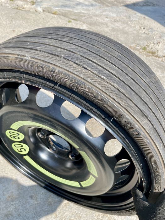 Vendo pneu sobresselente compacto “Donut” de Mercedes