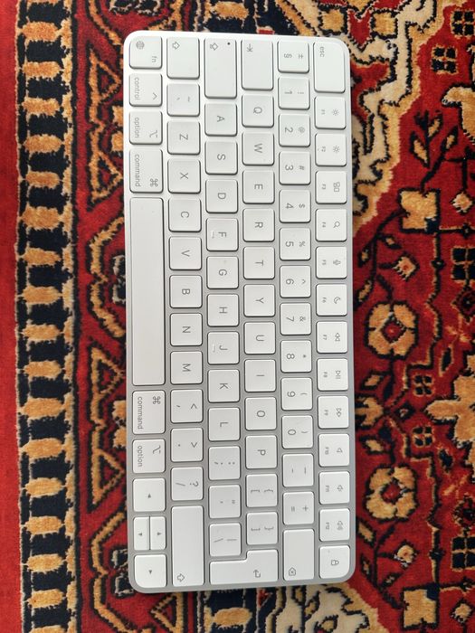 Magic Keyboard stan idealny!