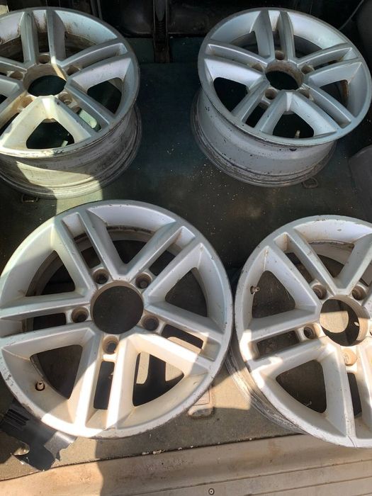 Продам диски на Ниву  r16