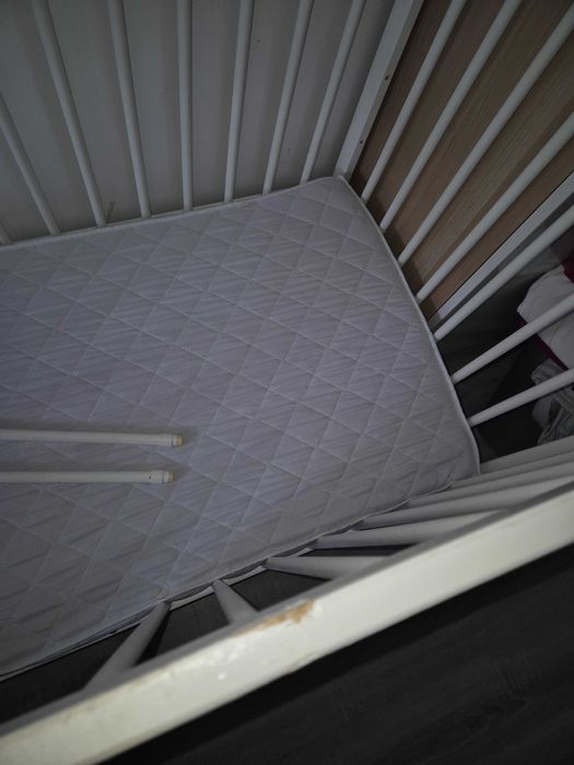 Łóżeczko niemowlęce białe