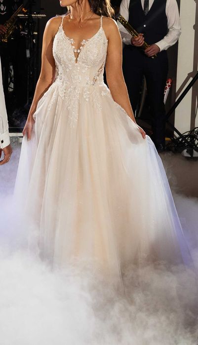 Suknia ślubna rozmiar 34/36 z długim welonem