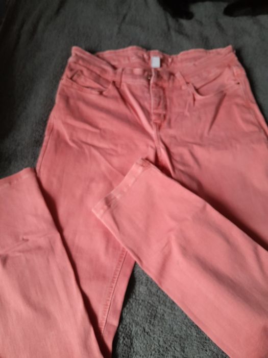 женские .. джинсовые брючки