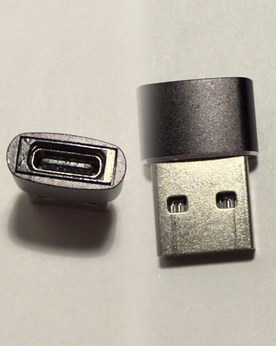 Bezprzewodowy Adapter CarPlay  i CarPlay USB  C