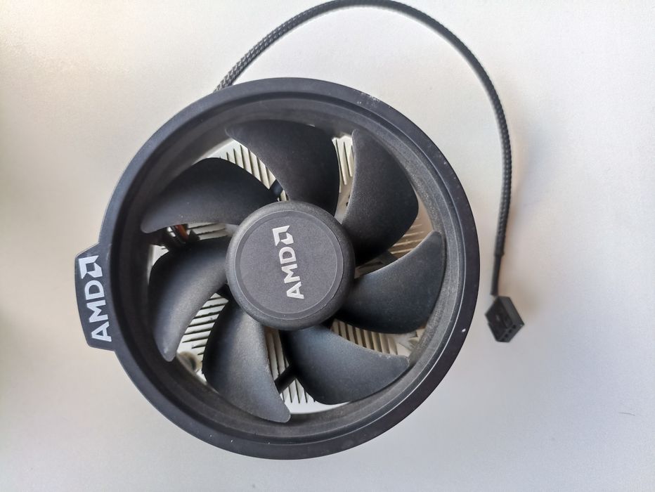 Процессор Ryzen 5 2400g (кулер и/или башня в подарок)