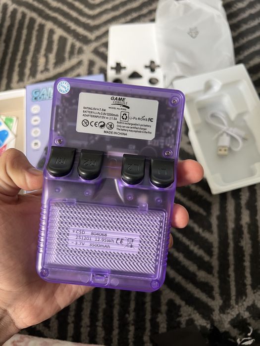 Consola Portátil Retro R36S - Roxa Transparente