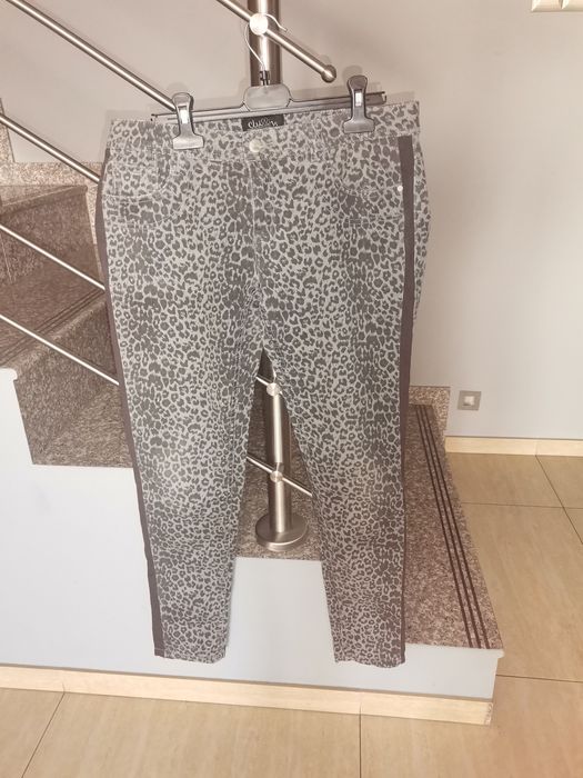 Spodnie leginsy  w panterkę m/l