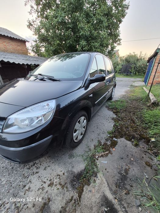 Продаю власний автомобіль Renault Scenic 2006 року випуску (рестайлінг). Ідеальний варіант для сім’ї, подорожей або щоденних поїздок містом.