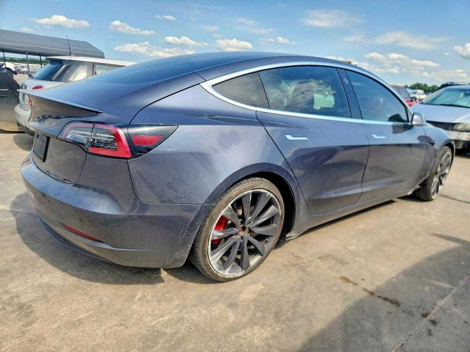 Tesla Model 3 2020.