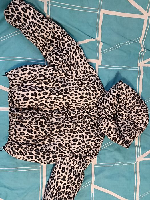 Куртка  жіноча, холодна осінь, носила в зимку.Розмір М 48.