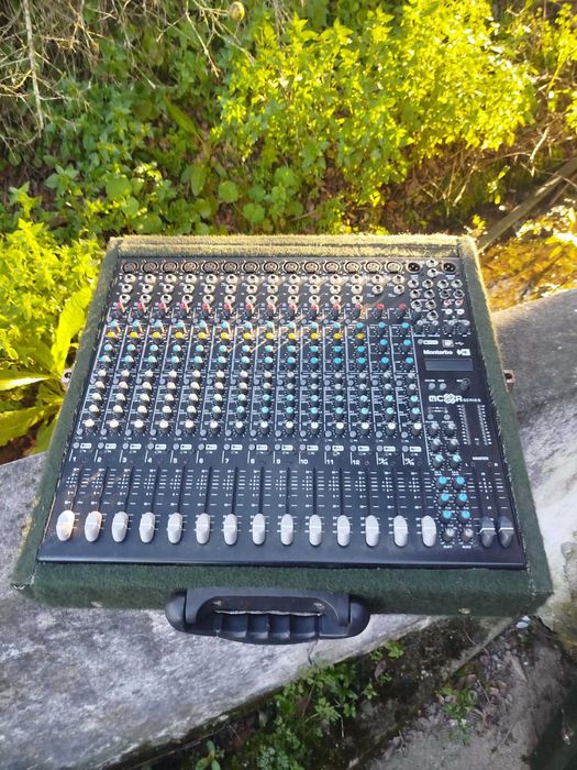Mesa de Mistura Montarbo MCR16FX