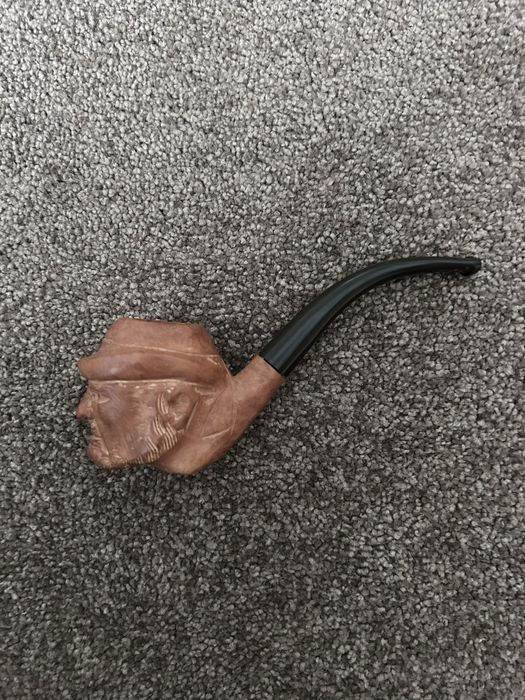 Cachimbo em madeira trabalhada