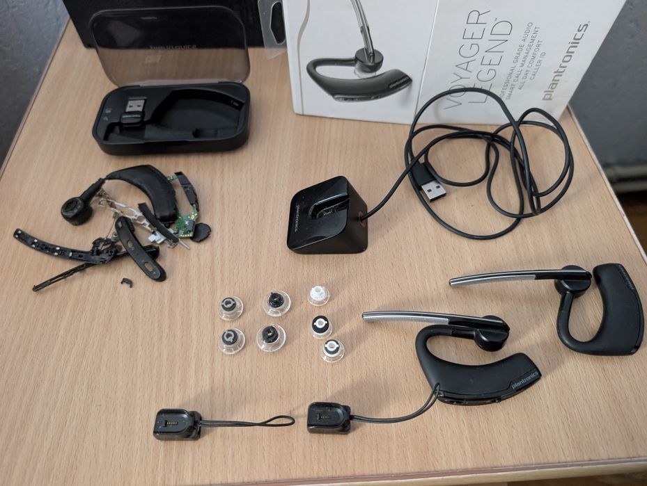 Plantronics Voyager Legend гарнітура