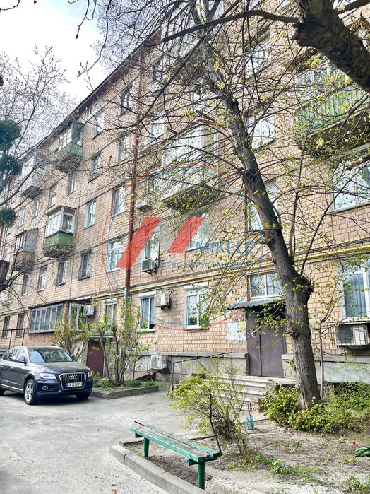 Без% Продаж 3к 70м2 з ремонтом Сталінка 3 пов Лондонська (Пітерська) Єреванська Солом'янка