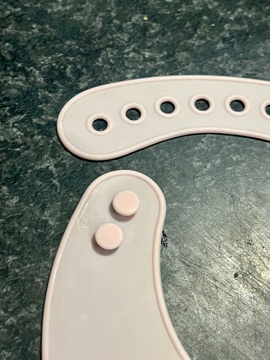 2x śliniak silikonowy canpol stan idealny