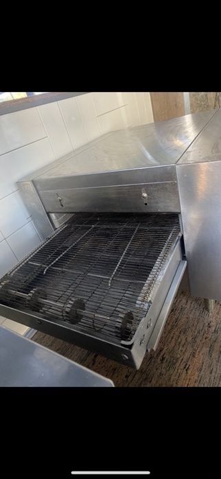 Продам піч конвеєрну , стан супер.