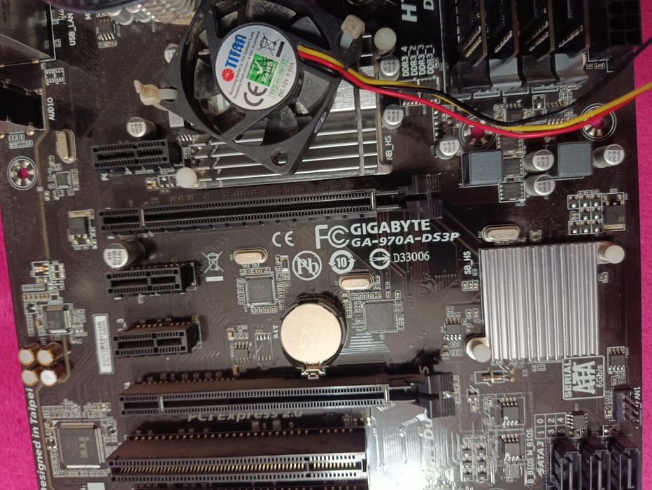 Продам комплект fx8350 gigabyte GA970 16gb DDR3