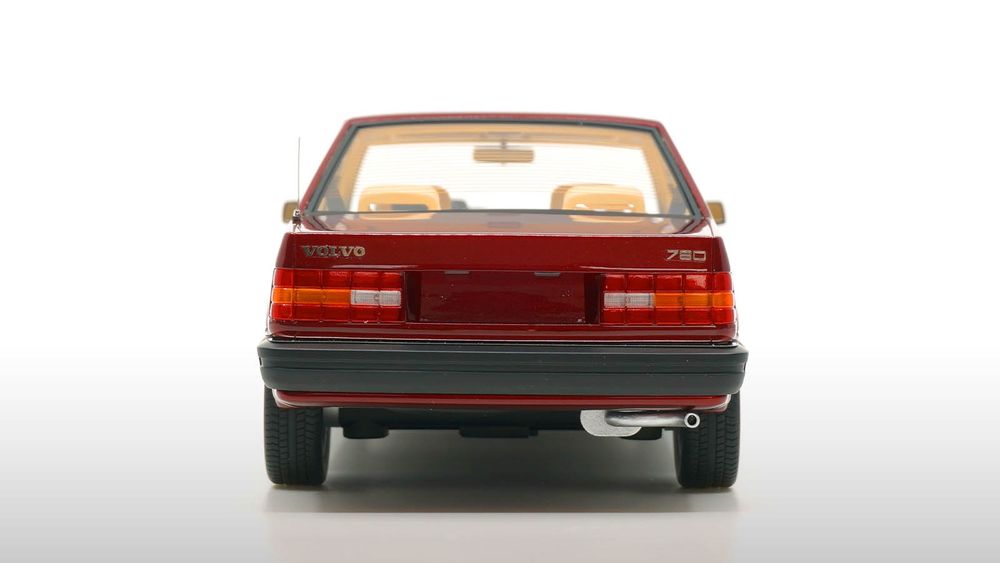 Unikat 320 sztuk Volvo 780 Bertone 1 18