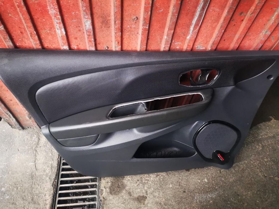 RENAULT CLIO 4 / IV FORRA / QUARTELA PORTA FRENTE ESQUERDA - Z200
