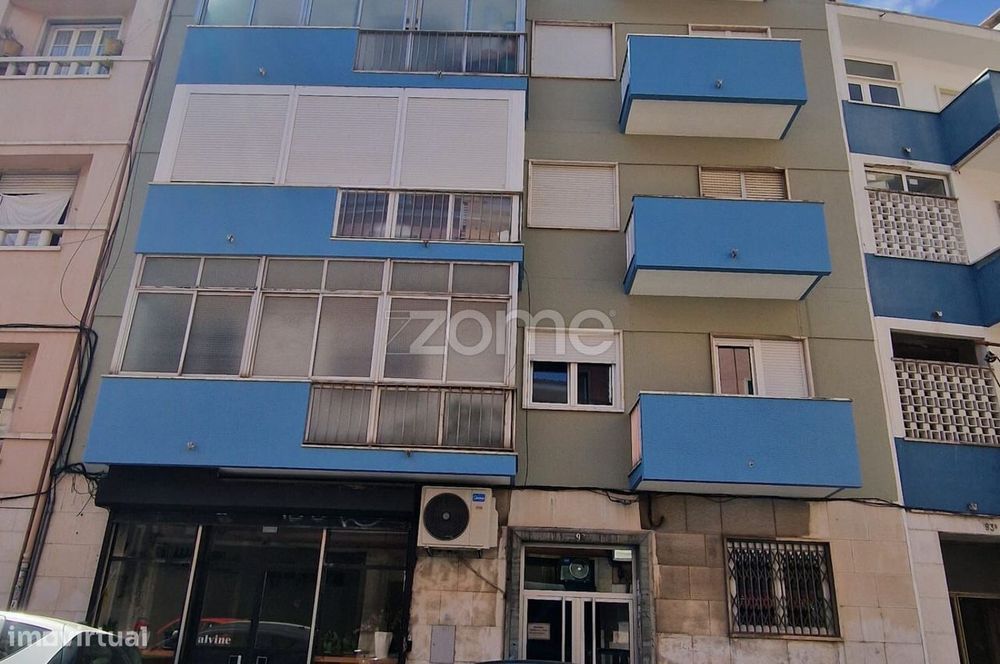 Renovated T2 Apartment in Graça | Investment with Guaranteed Return