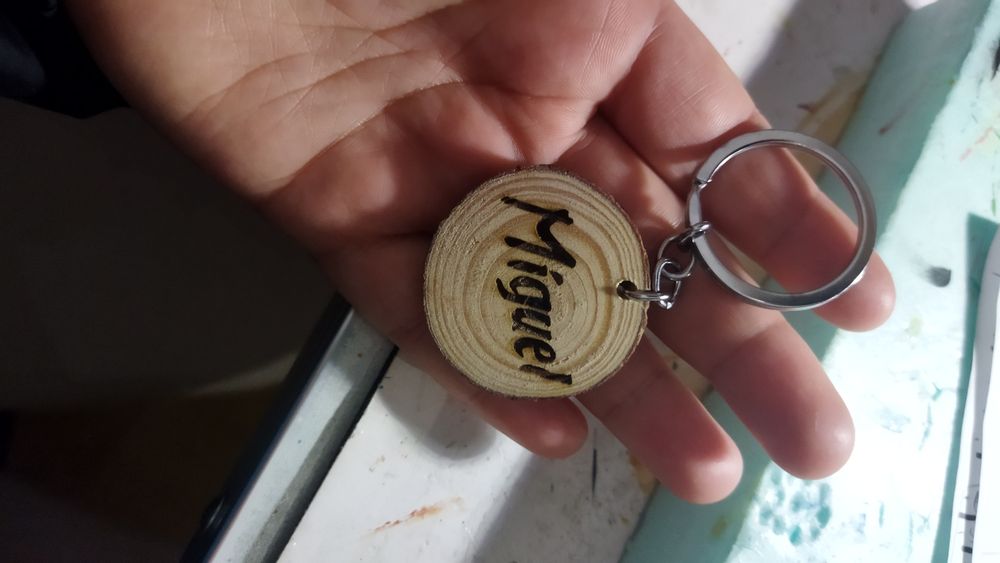 Porta-chaves personalizado em madeira