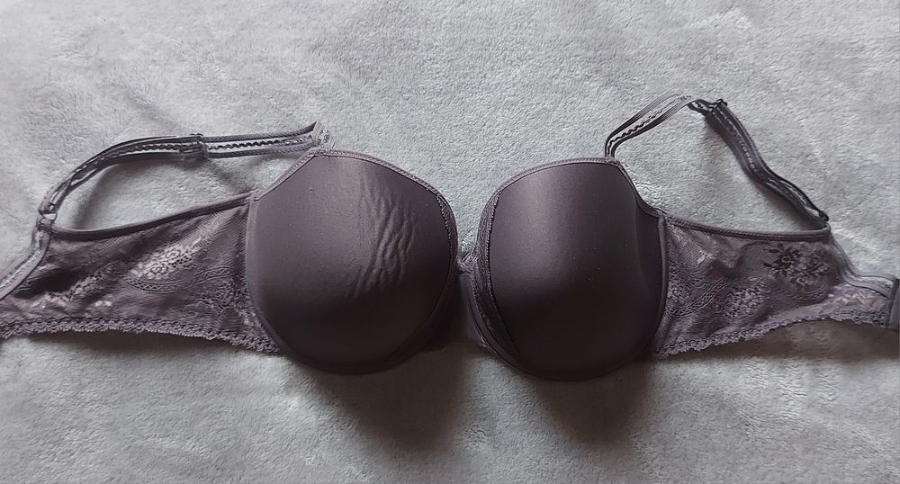 Бюстгальтер  новый 2 шт.