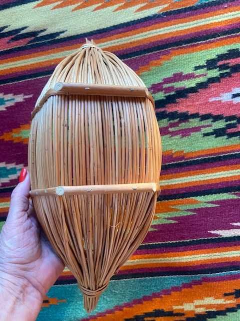 Kosz wiklinowy, typu łódka