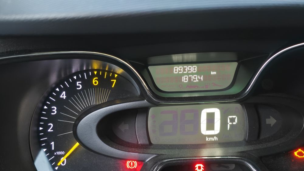 Продам стильний та комфортний Renault Captur 2015 р., у коплектації Limited 1,2 (120к.с.) автомат, пробіг 90000 тыс. км.