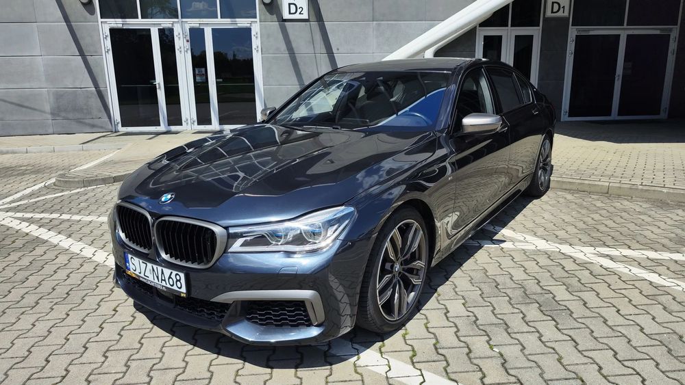 BMW Seria 7 M760Li xDrive 610 koni V12