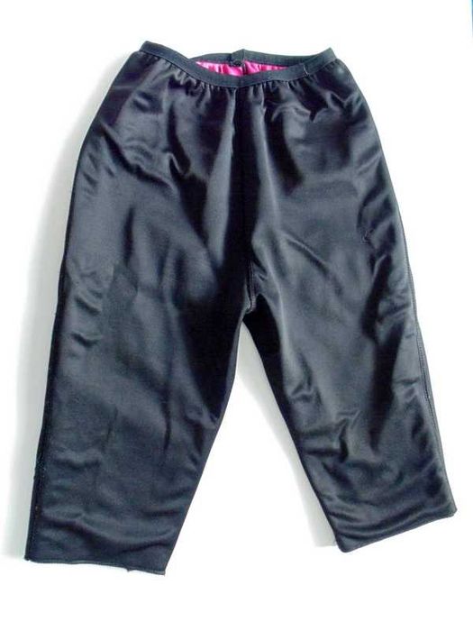 Spodenki neoprenowe damskie czarne gładkie do pływania S