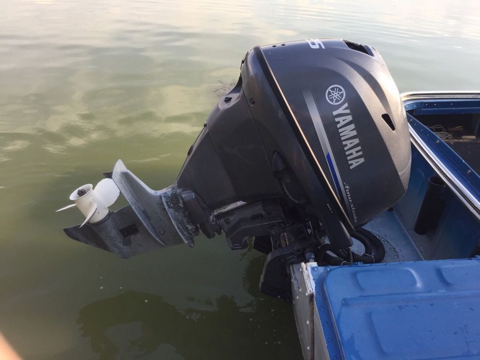 Лодка - катер Прогресс 2М Yamaha 25-4кл.