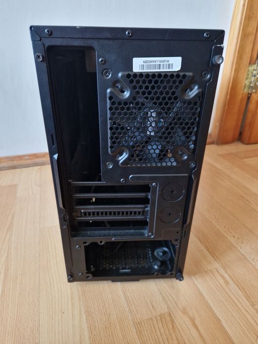 Брендовий Корпус для компьютера matx з кулерами стан гарний