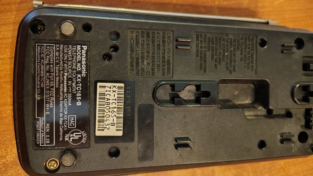 Telefon stacjonarny Panasonic.